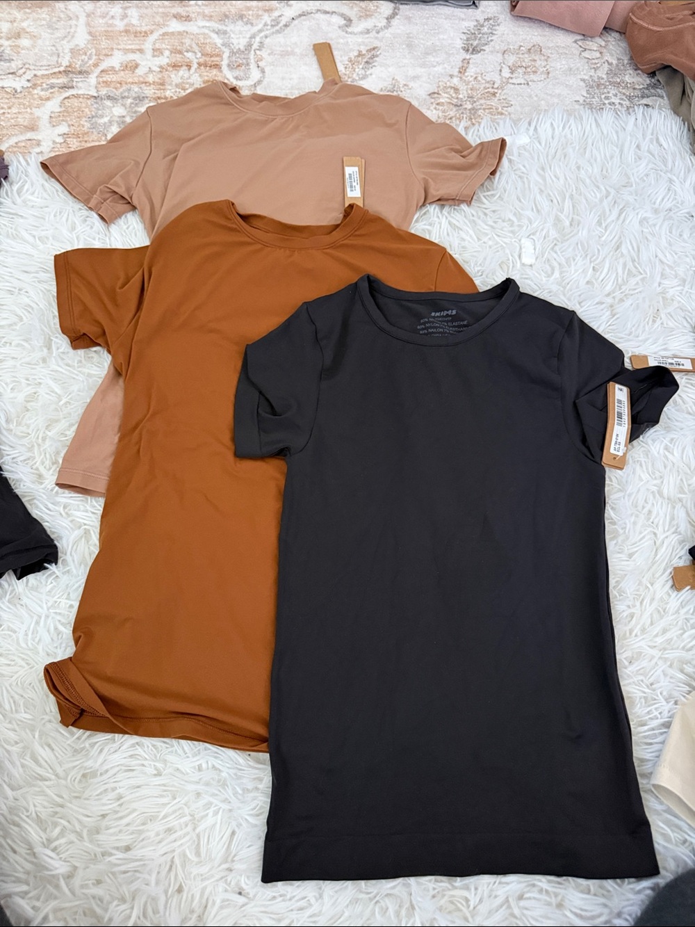 SKIMS Fit Everybody Short Sleeve Crew Neck Tops  XS 45$ each